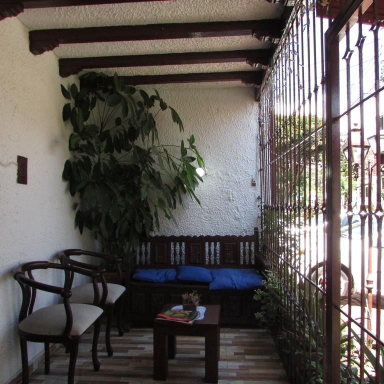 Casa De Huespedes Shalom Victoria Guest House Bogotá Exterior foto